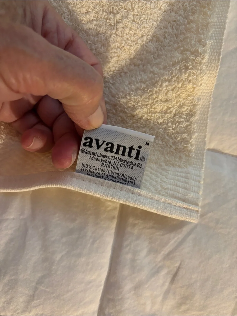 NEW Avanti Cream/Gold Bath Towel Set with Gold Embroidery